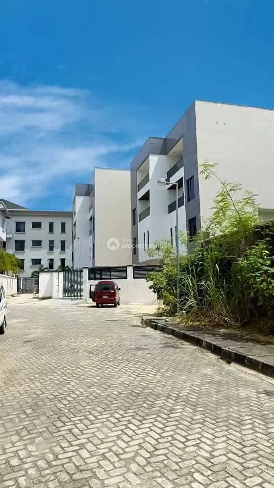 4 Bedroom Semi-Detached House with Pool — Banana Island, Ikoyi, Lagos