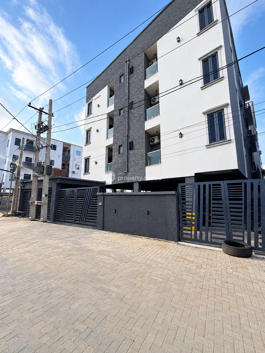 2 Bedroom Well Maintained Serviced Flat