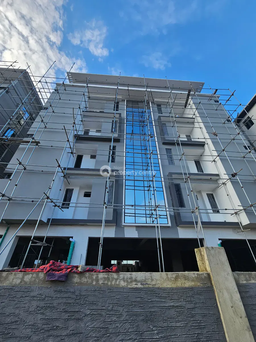 2 Bedroom Luxury Apartment with Pool