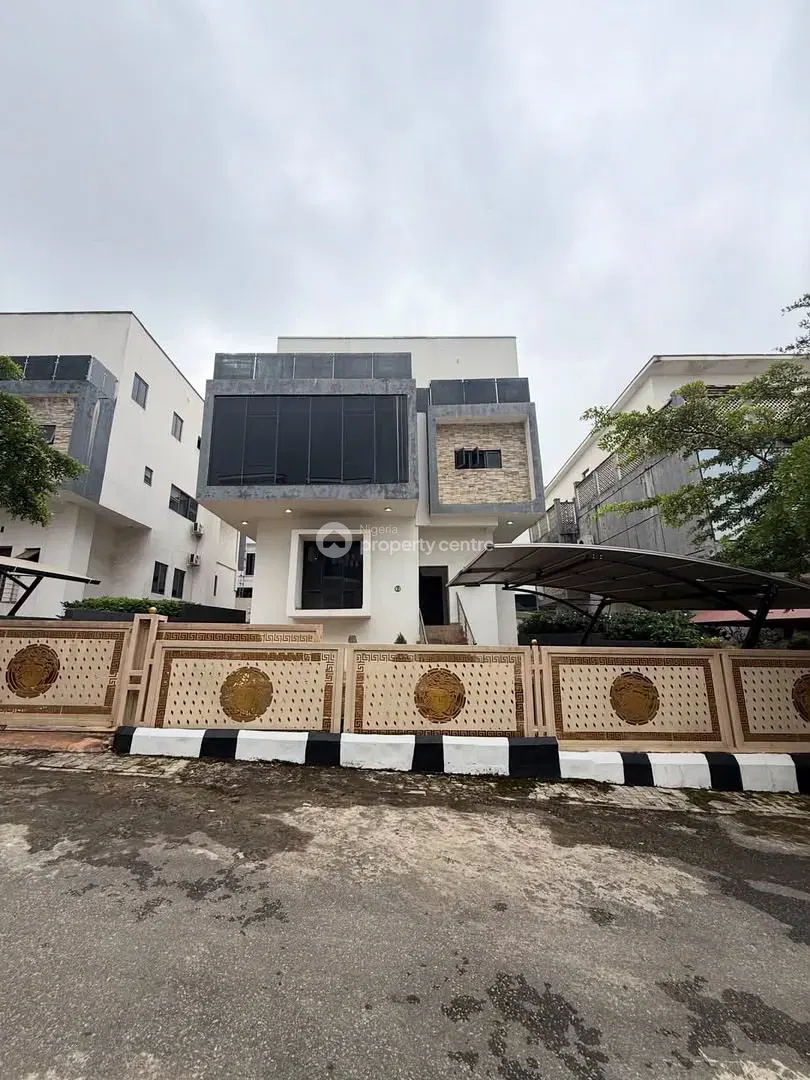 5 Bedroom Detached Duplex with BQ — Tarred Road, Guzape District, Abuja