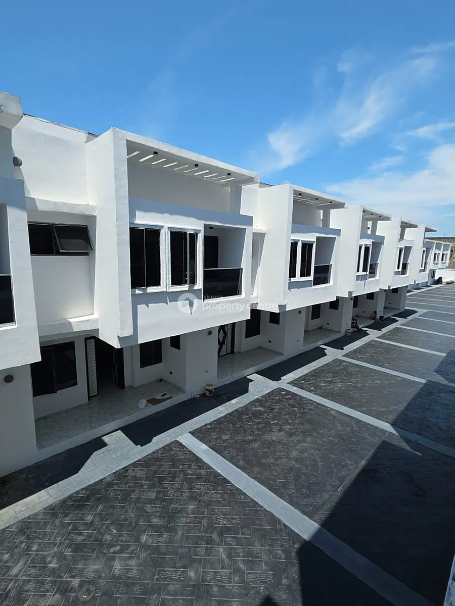 Luxurious 3-Bedroom Terraced Duplex with Swimming Pool