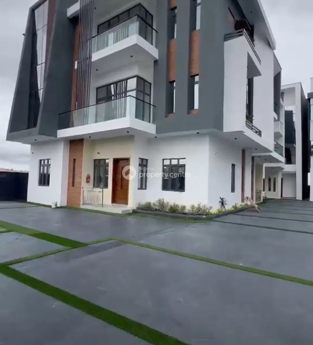 Exquisite Fully Serviced 2 Bedrooms Apartment — Lekki Scheme 2, Lekki, Lagos