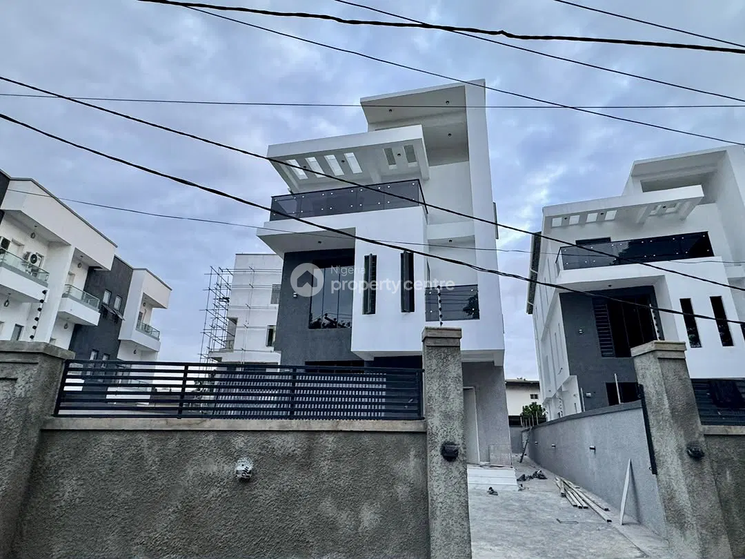 Newly Built 5 Bedroom Fully Detached Duplex with BQ in a Secure Estate