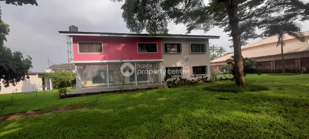 4BR Detached House with Staff Quarters on a 1,800SQM Plot