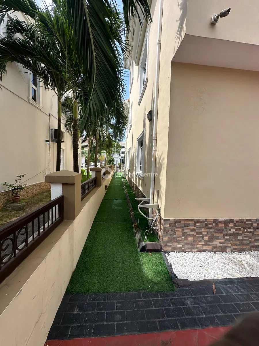 Newly Renovated 5 Bedroom Detached House with a Room and Parlor BQ
