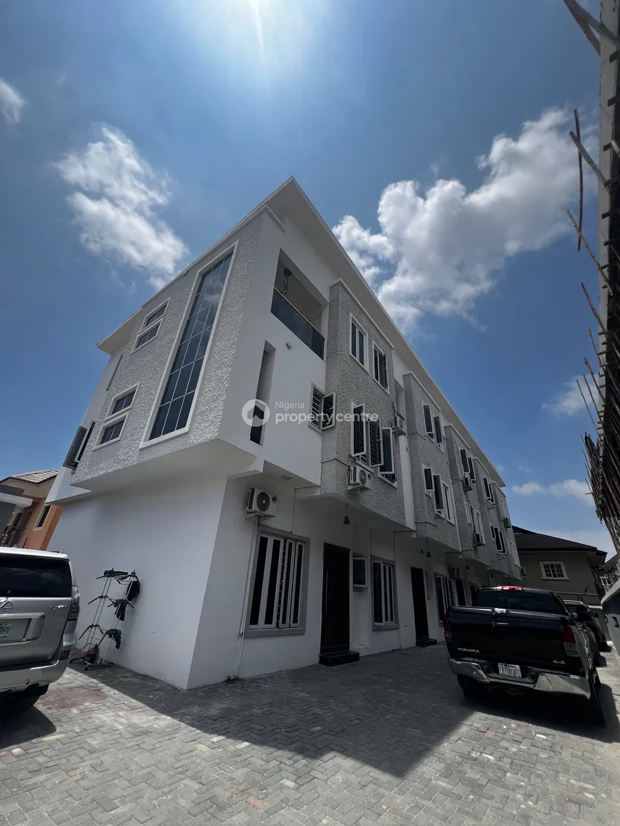 Spacious 4 Bedroom Terraced House with Open Plan Kitchen — Ikate Elegushi, Lekki, Lagos