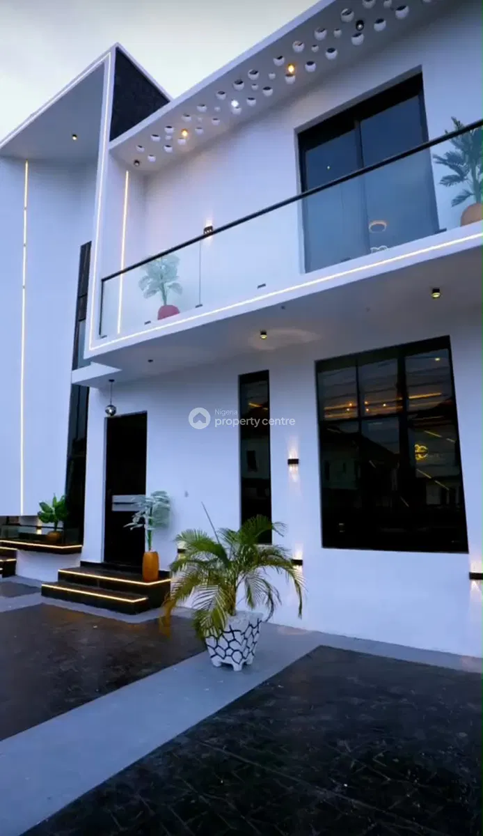 Spaciously Built 6 Bedroom Fully Detached Duplex with BQ