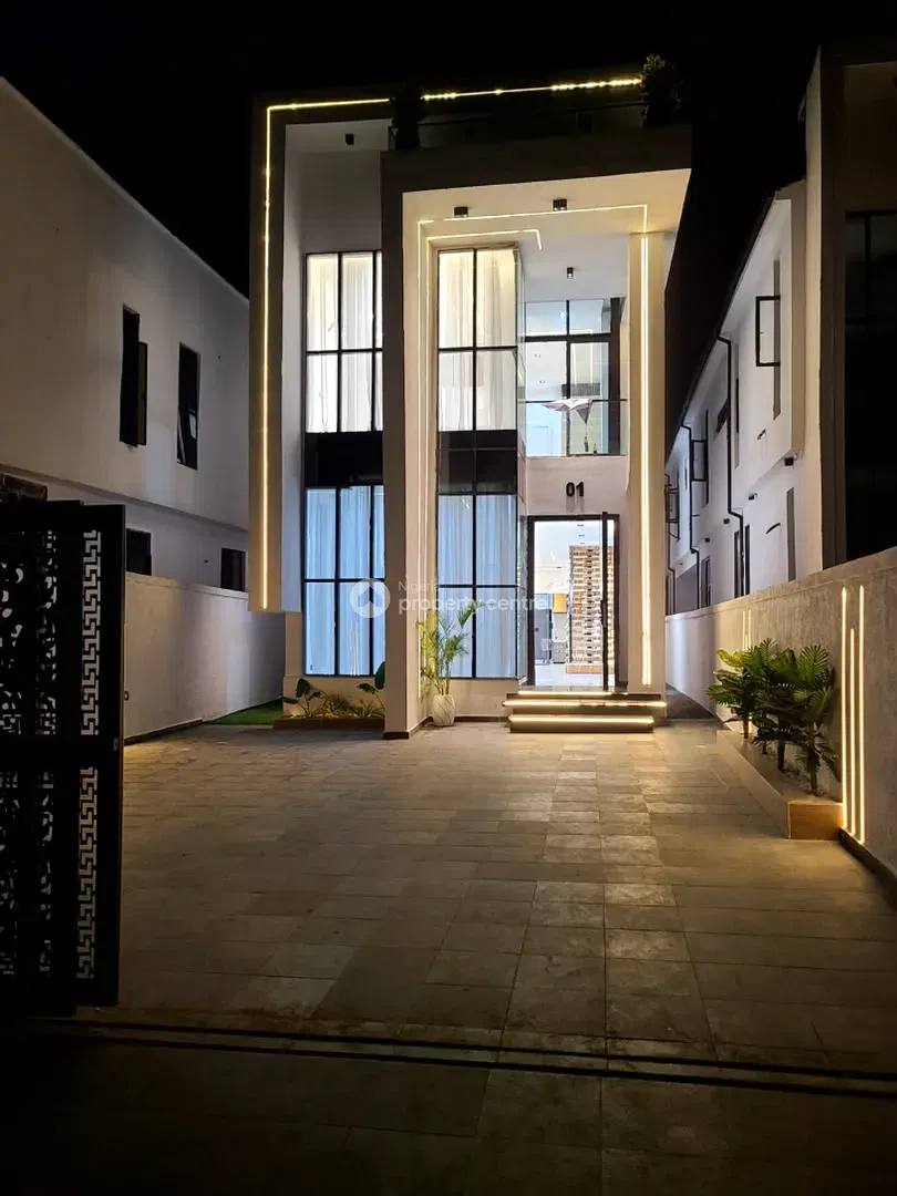 Luxury 5 Bedroom Fully Detached Duplex with Swimming Pool & BQ