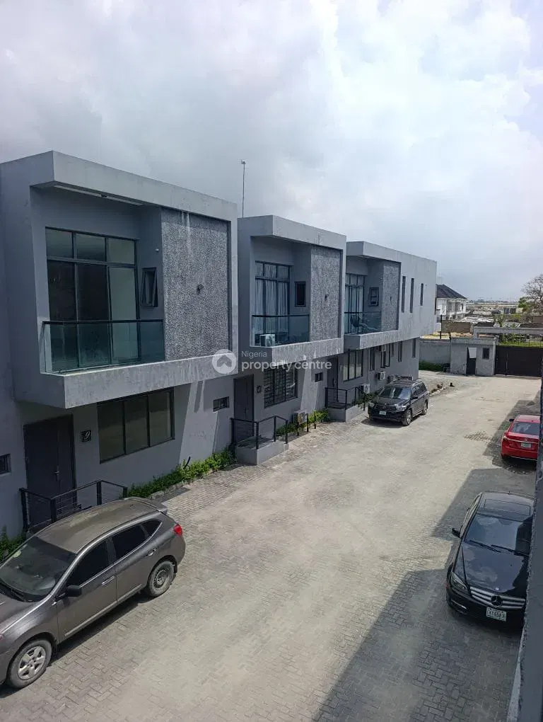 4 Bedroom Terrace — Off Alpha Beach Road Lekki Lagos, Lekki, Lagos