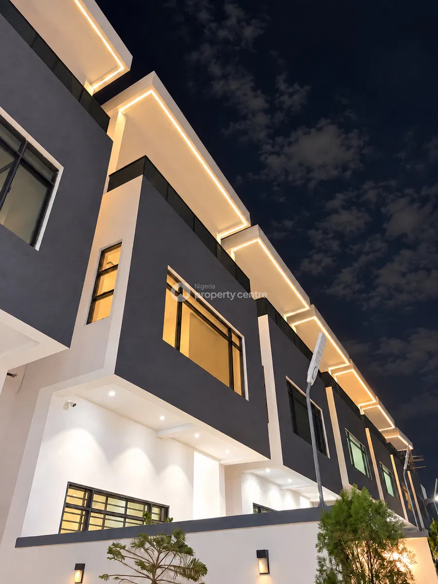 4 Bedroom Townhouse with 1 Room BQ