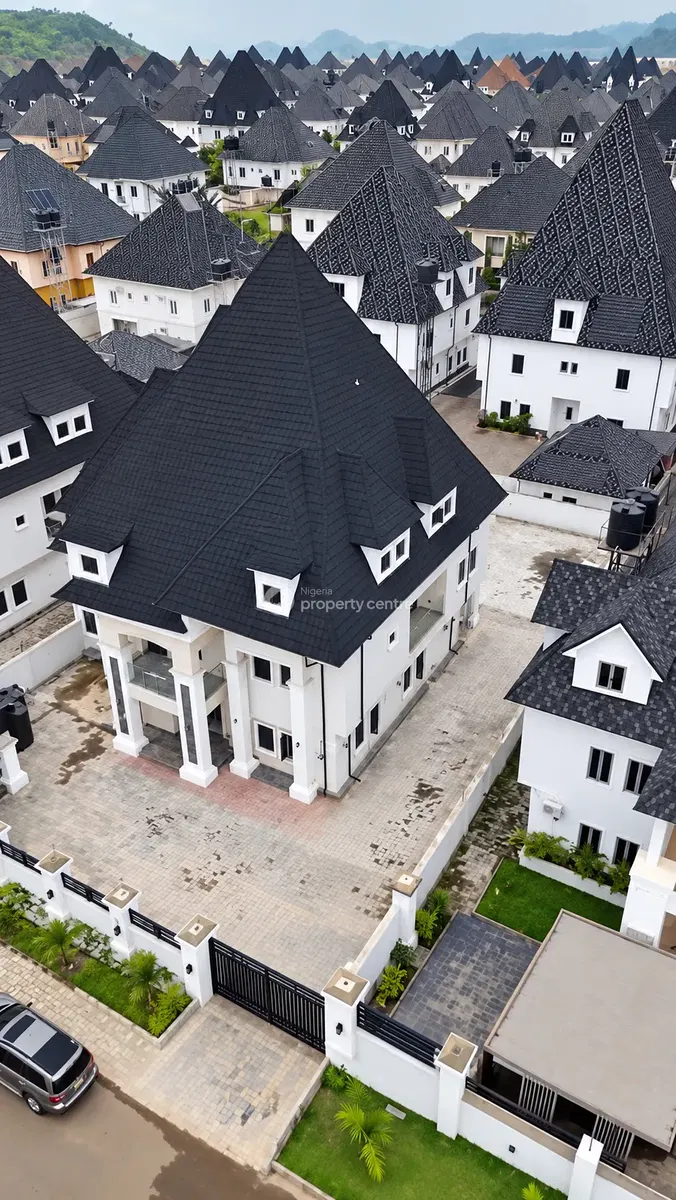 5 Bedroom Detached Duplex