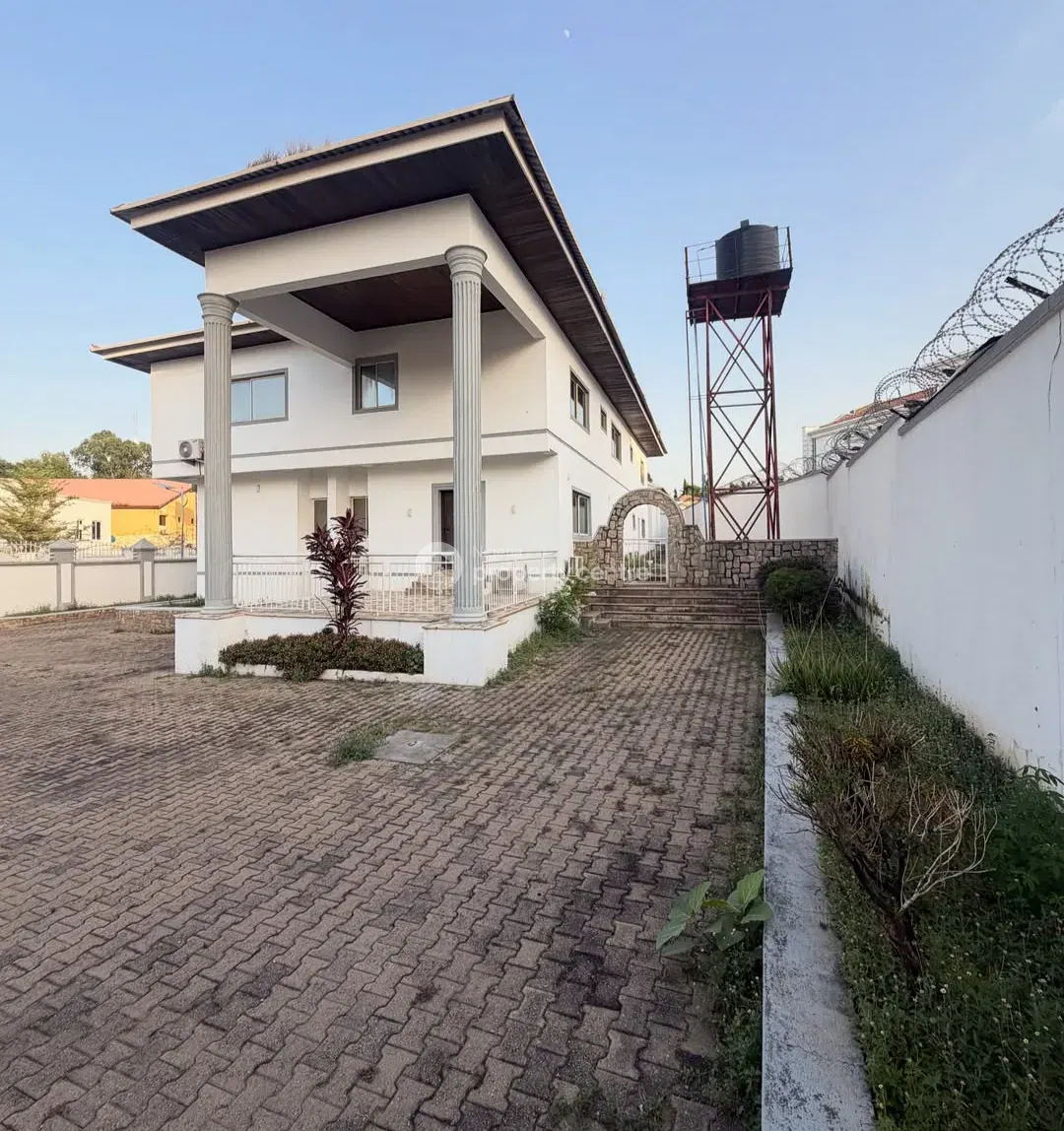 6 Bedroom Residential Property