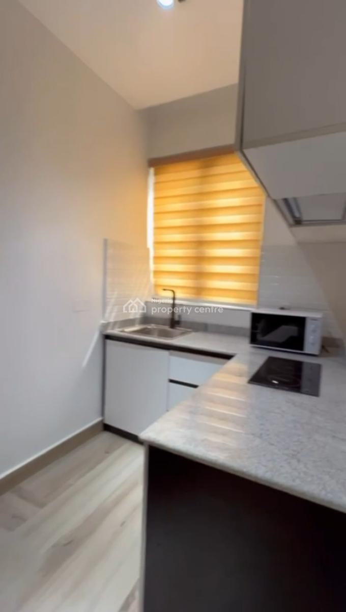 Cozy Mini-flat, Ologolo, Off Lekki-epe Expressway, Ologolo, Lekki, Lagos, Mini Flat (room and Parlour) Short Let