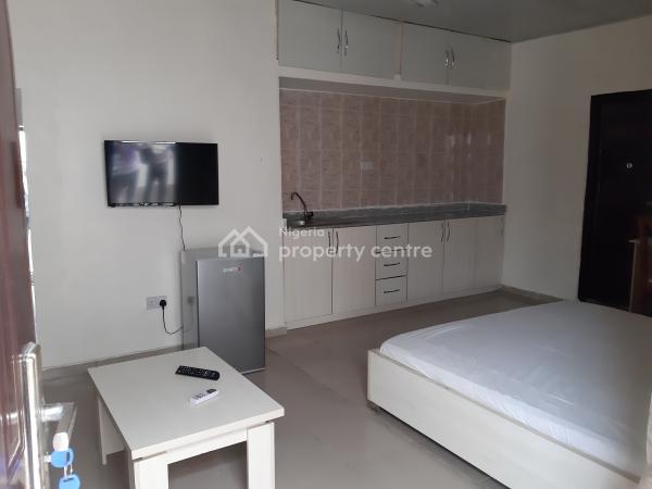 Luxury Studio Self Contained, Off Mobil Road  (ilaje Bus Stop), Ilaje, Ajah, Lagos, Flat / Apartment Short Let