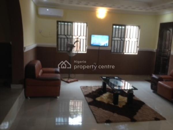 Tj Cottage, 9 Amos Fafemi Street, Off Ajibike Agaka Street, Irewolede Area, Ilorin West, Kwara, Detached Bungalow Short Let