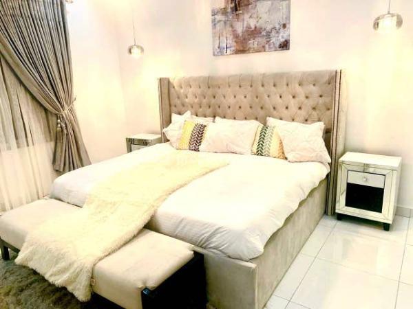 Slh- Phiolas  5 Star Serviced Apartment, Muritala Eletu Way, Lekki Peninsula Ii, Osapa, Lekki, Lagos, Semi-detached Duplex Short Let