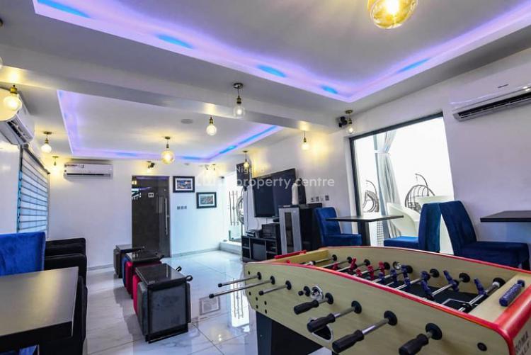 Spectacular 2 Bedroom Penthouse with Roof Top Lounge., Off Kunsela Road, Ikate Elegushi, Lekki, Lagos, Flat / Apartment Short Let