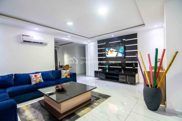 Spectacular 2 Bedroom Penthouse with Roof Top Lounge., Off Kunsela Road, Ikate Elegushi, Lekki, Lagos, Flat / Apartment Short Let