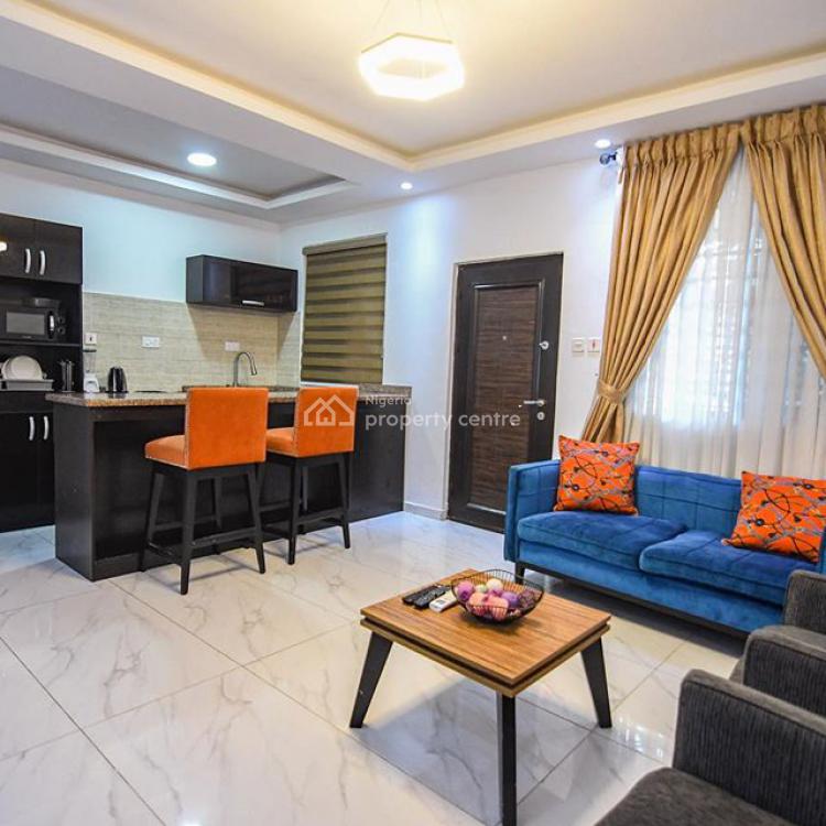 Spectacular 2 Bedroom Penthouse with Roof Top Lounge., Off Kunsela Road, Ikate Elegushi, Lekki, Lagos, Flat / Apartment Short Let