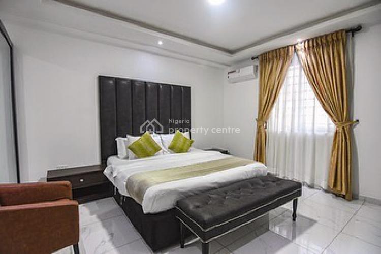 Spectacular 2 Bedroom Penthouse with Roof Top Lounge., Off Kunsela Road, Ikate Elegushi, Lekki, Lagos, Flat / Apartment Short Let