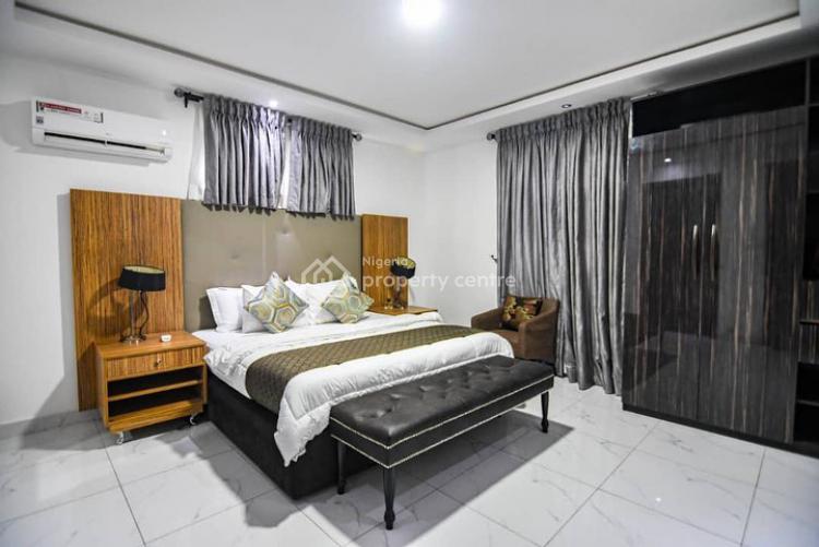 Spectacular 2 Bedroom Penthouse with Roof Top Lounge., Off Kunsela Road, Ikate Elegushi, Lekki, Lagos, Flat / Apartment Short Let