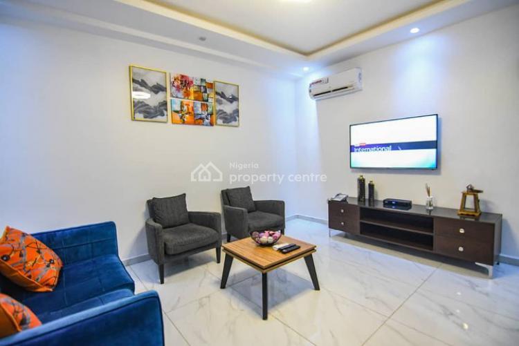 Spectacular 2 Bedroom Penthouse with Roof Top Lounge., Off Kunsela Road, Ikate Elegushi, Lekki, Lagos, Flat / Apartment Short Let