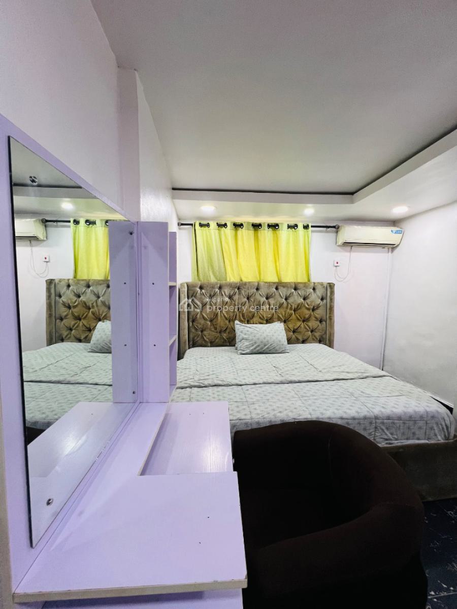 Dinero Emerald - One Bedroom Apartment, 119 Ogunlana Drive, Ogunlana, Surulere, Lagos, Flat / Apartment Short Let