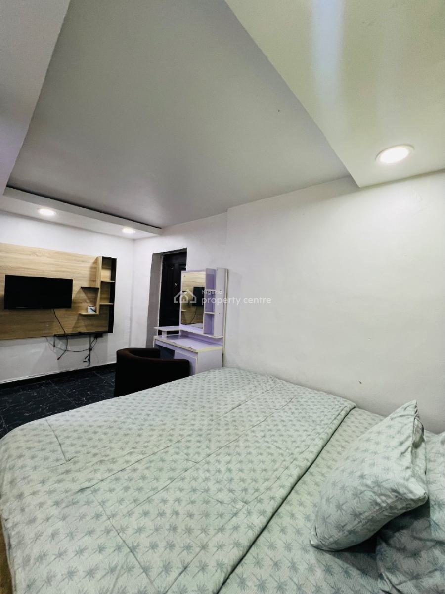 Dinero Emerald - One Bedroom Apartment, 119 Ogunlana Drive, Ogunlana, Surulere, Lagos, Flat / Apartment Short Let