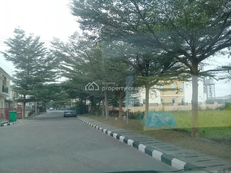 For Sale 800 Square Meters Land, Ocean Bay Estate, Orchid Road By