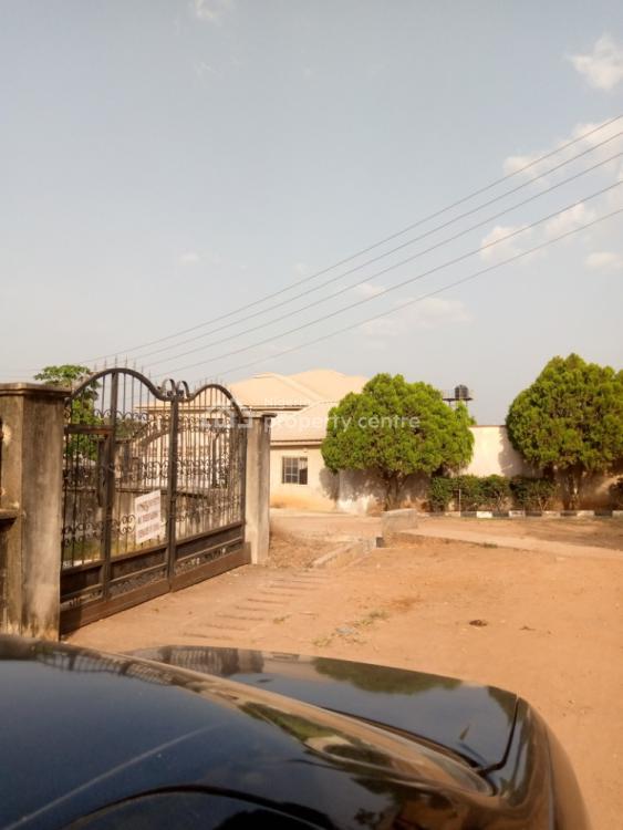For Sale A Three Bedroom Bungalow With Four Toilets, Alagbaka Gra