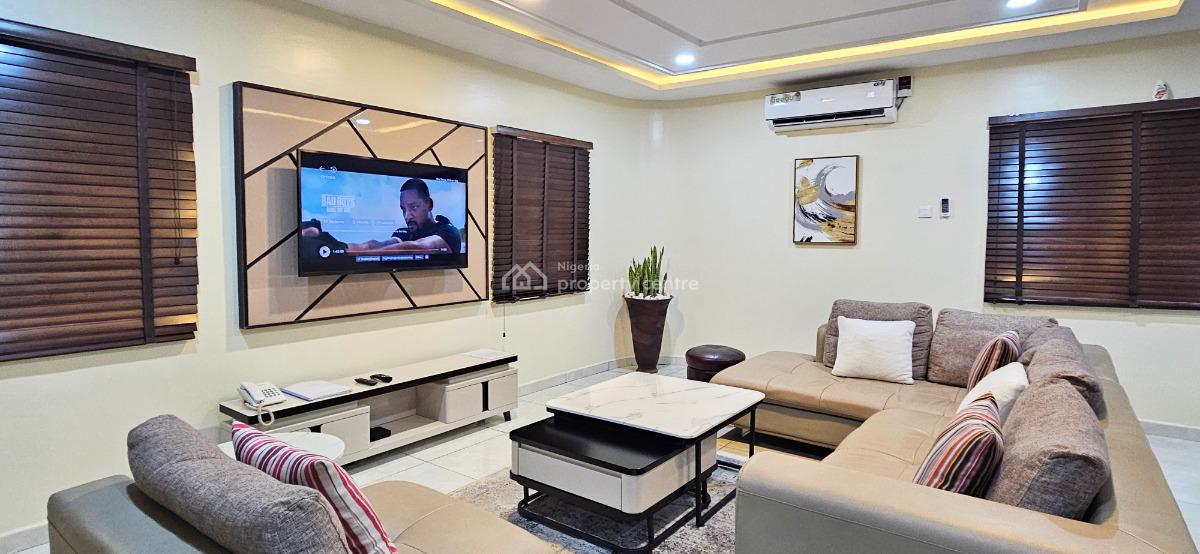 One Bedroom Apartment, The Leneade-plush Apt. 2, Ademola Adetokunbo Cres, Wuse 2, Abuja, Flat / Apartment Short Let