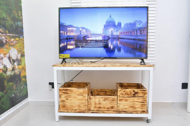 Luxurious Fully Furnished and Serviced  1 Bedroom Apartment, Lekki Phase 1, Lekki, Lagos, Mini Flat (room and Parlour) Short Let