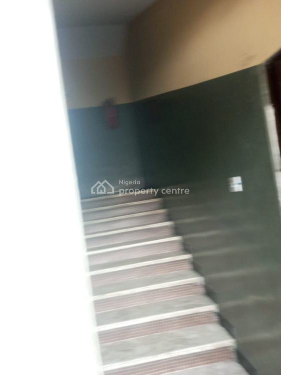 Decent 3 Bed Room Flat, Off Eric Moore Road, Surulere, Lagos, Flat / Apartment for Rent