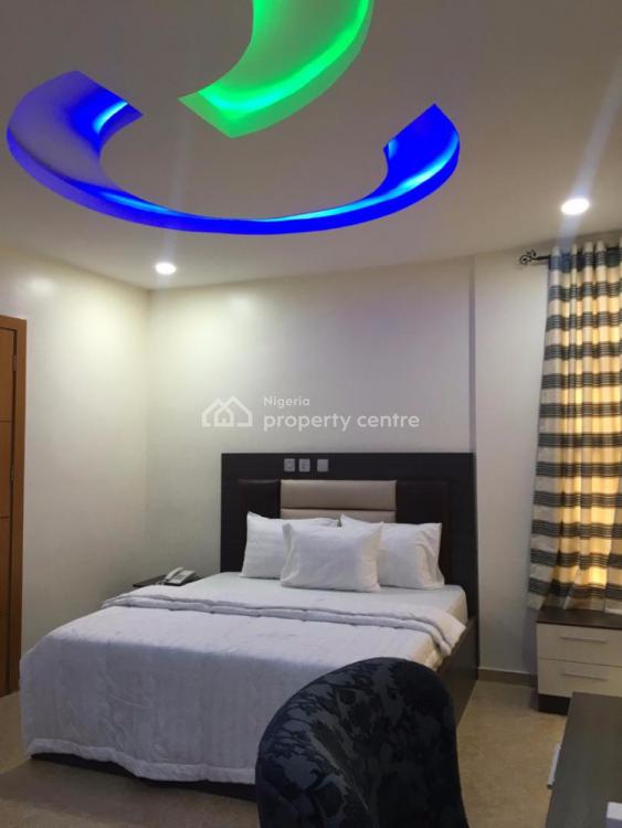 Luxury 3 Bedroom Flat Very Spacious Well Finishing, Ikeja Gra, Ikeja, Lagos, Flat / Apartment Short Let
