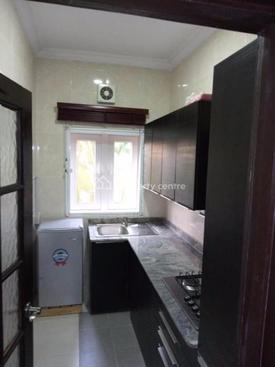 1 Bedroom Flat Very Spacious, Ikeja Gra, Ikeja, Lagos, Flat / Apartment Short Let