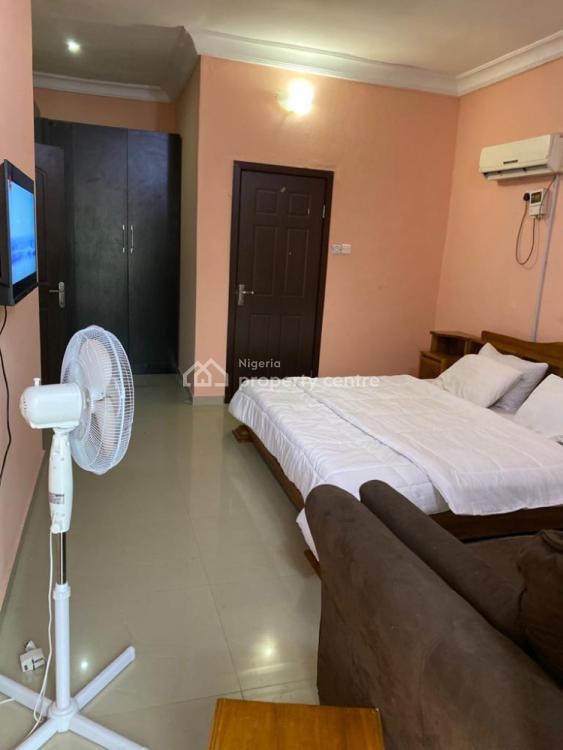 2 Bedrooms Furnished Apartment, Freedom Way, Lekki Phase 1, Lekki, Lagos, Flat / Apartment Short Let