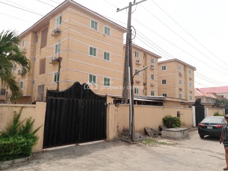 For Sale 2 Bedrooms Flat, Admiralty Homes Estate, Alpha Beach Road, Lekki, Lagos 2 Beds, 2