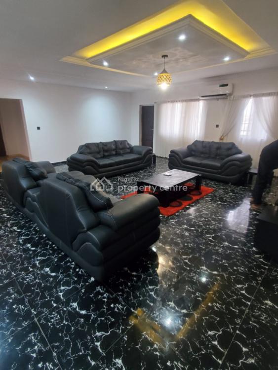 Spacious 3 Bedrooms Apartment, Lbs, Ajah, Lagos, Flat / Apartment Short Let