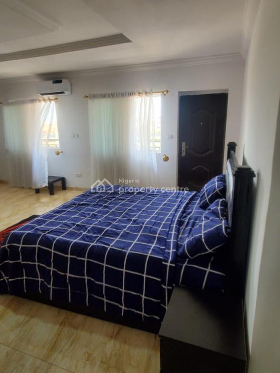 Spacious 3 Bedrooms Apartment, Lbs, Ajah, Lagos, Flat / Apartment Short Let