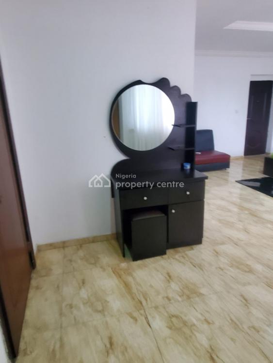 Spacious 3 Bedrooms Apartment, Lbs, Ajah, Lagos, Flat / Apartment Short Let