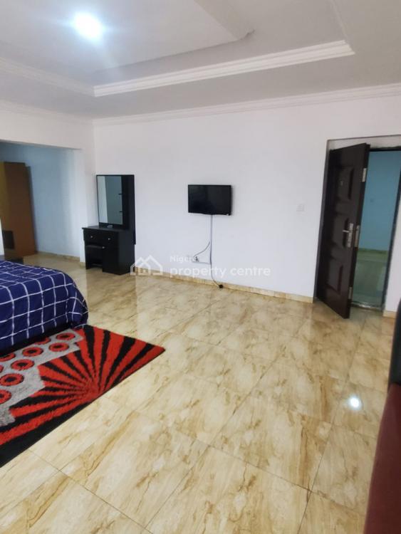 Spacious 3 Bedrooms Apartment, Lbs, Ajah, Lagos, Flat / Apartment Short Let