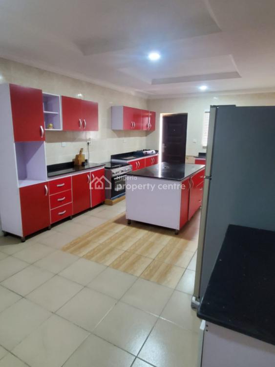 Spacious 3 Bedrooms Apartment, Lbs, Ajah, Lagos, Flat / Apartment Short Let