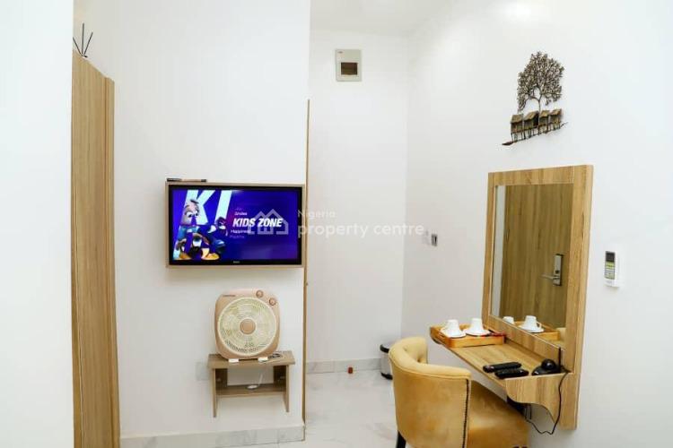 Luxury Modern 3 Bedroom Bungalow Close to Central Area, Covina Crescent Phase 1, Galadimawa, Abuja, Flat / Apartment Short Let