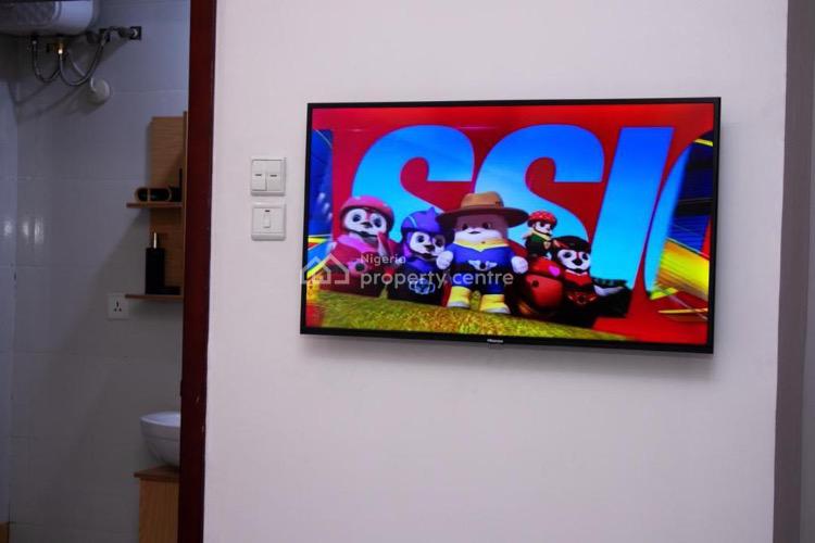 2 Bedroom Apartment, Lekki Phase 1, Lekki, Lagos, House Short Let