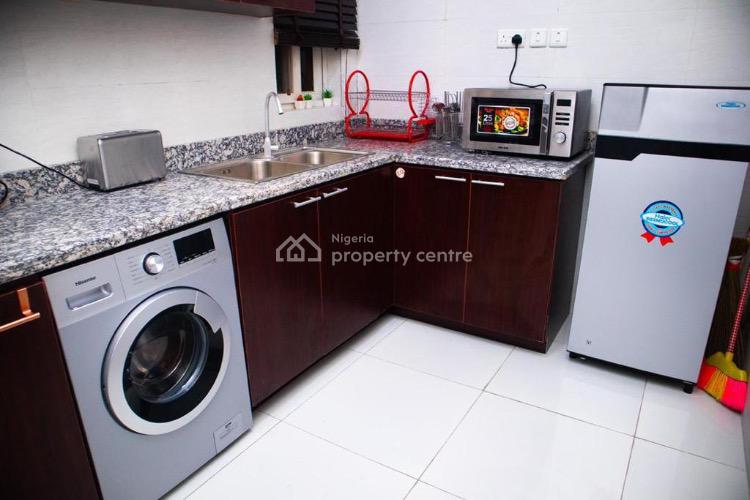 2 Bedroom Apartment, Lekki Phase 1, Lekki, Lagos, House Short Let