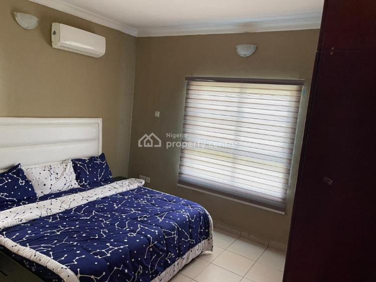 3 Bedroom Luxury Apartment, Milverton Estate, Lekki Phase 2, Lekki, Lagos, Flat / Apartment Short Let