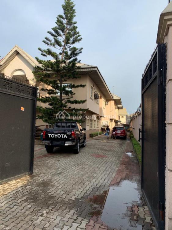For Sale Twin Duplex Of 5 Bedroom Each, Apple Estate Amuwo, Amuwo Odofin, Lagos 5 Beds, 5