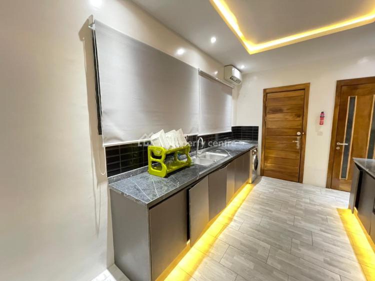 3 Bedroom Apartment, Hunponu-wusu Road, Lekki Phase 1, Lekki, Lagos, Flat / Apartment Short Let