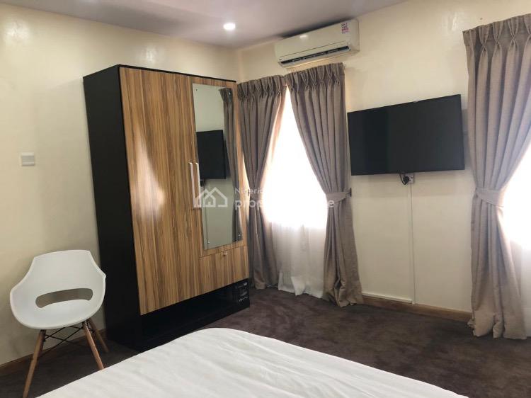1 Bedroom, Lekki Phase 1, Lekki, Lagos, Mini Flat (room and Parlour) Short Let