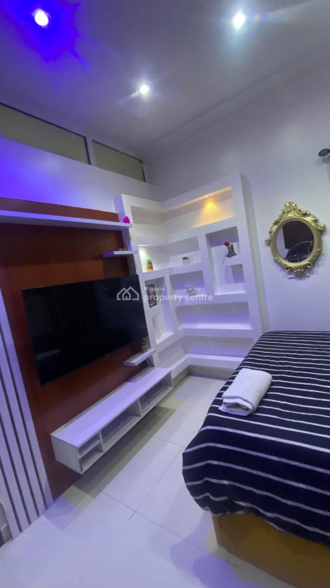 1 Bedroom Apartments, Novabase Apartments, Plot 17, Olobunmi Owa Street, Off Admiralty Way, Lekki Phase 1, Lekki, Lagos, Mini Flat (room and Parlour) Short Let